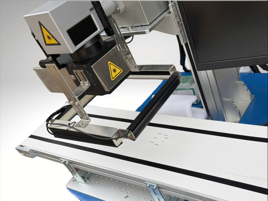 may khac laser tu dong uv 12